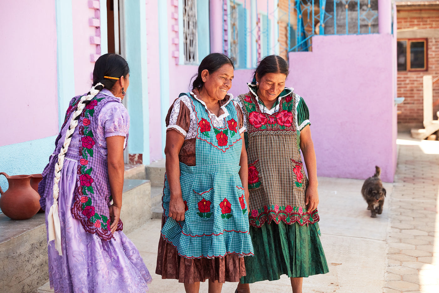 Meet the Red Clay Ceramic-producing Maestras of San Marcos