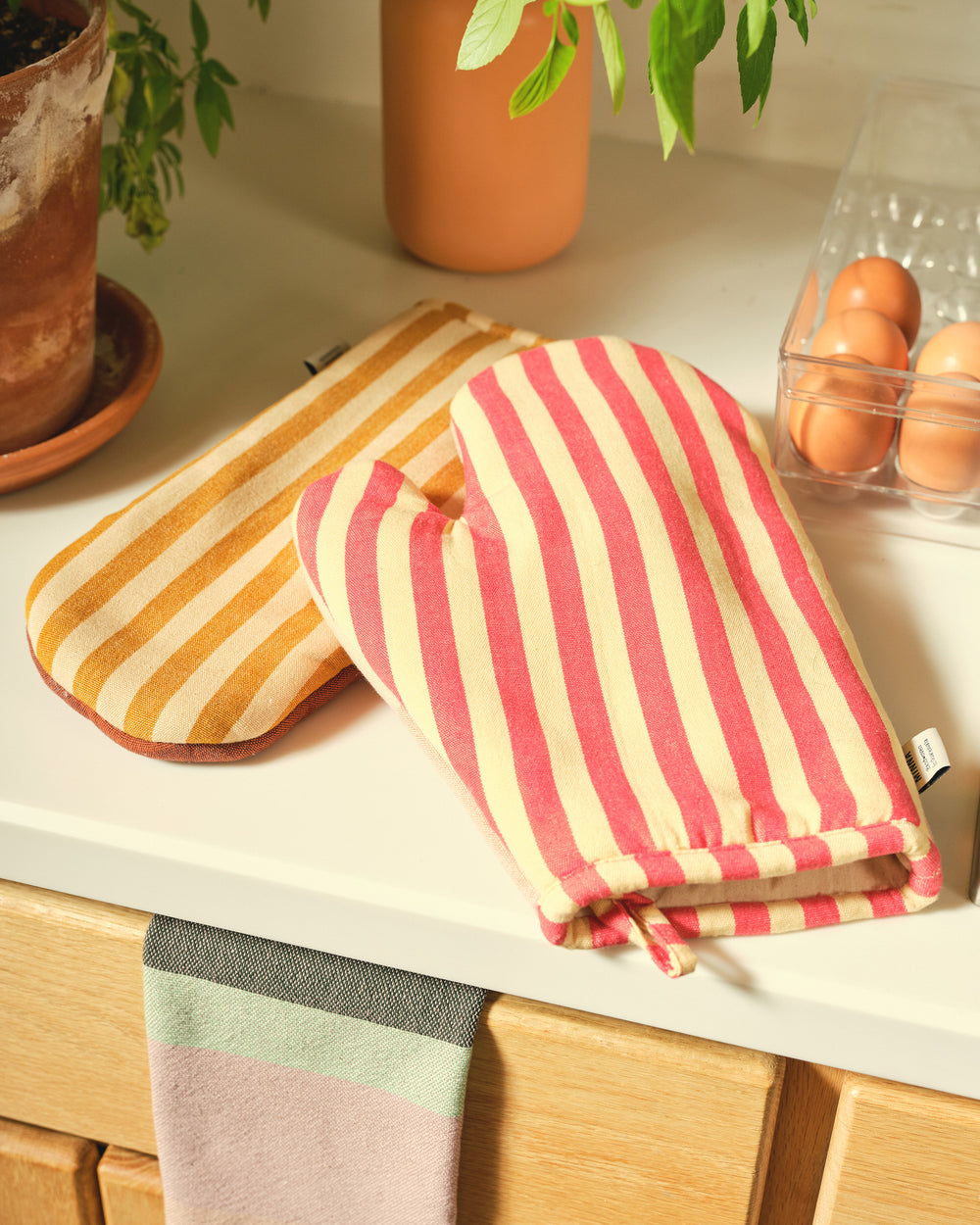 Sol Oven Mitt in Honey - Ethical Kitchen Textiles