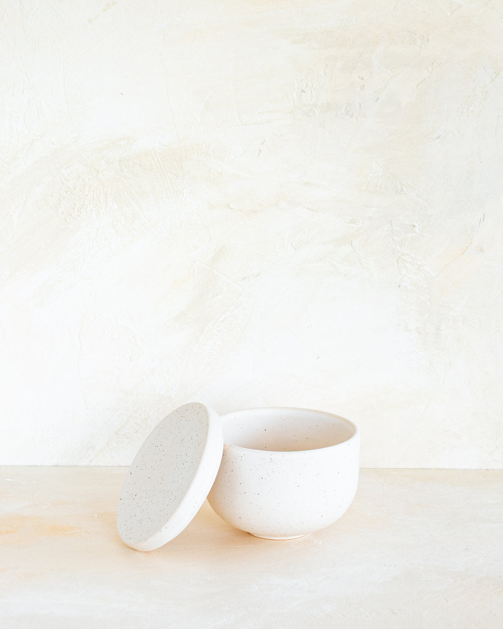 Marvilla Small Bowl with Lid - Speckled White