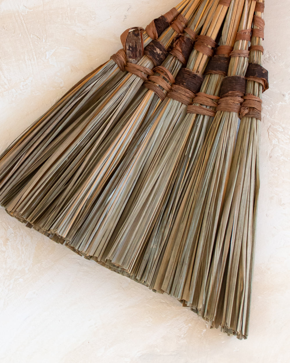 Itza Wood Escobo Handbroom