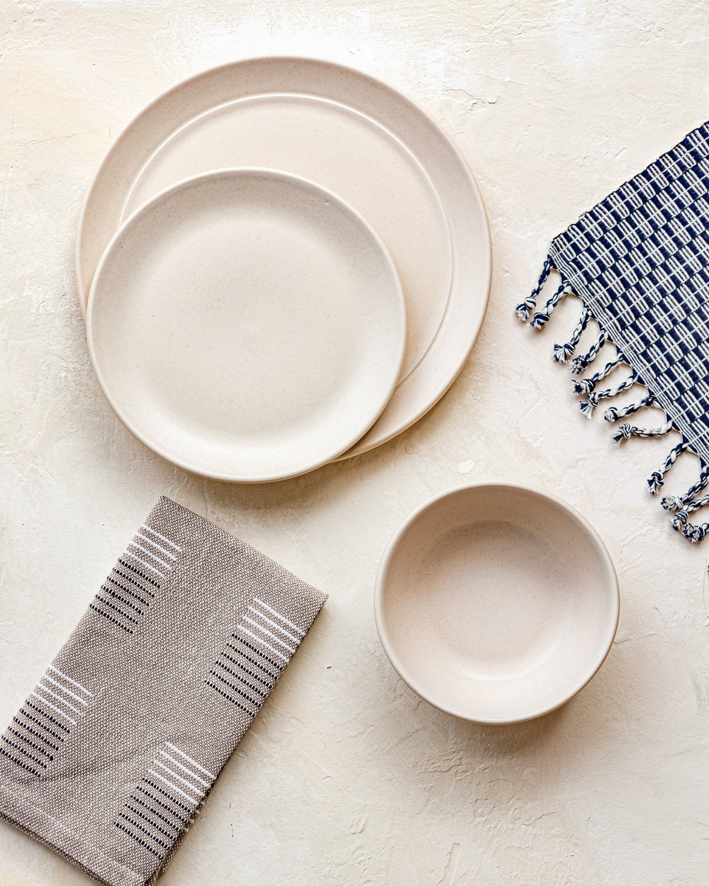 Myrth Salad Plate - Sea Salt
