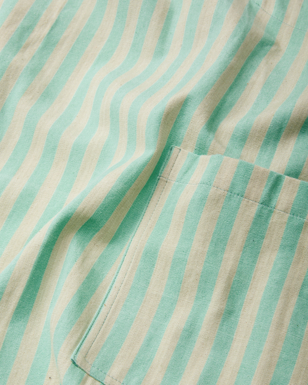 https://www.minna-goods.com/cdn/shop/products/Utility-Apron-Mint-detail_1000x.jpg?v=1676304917